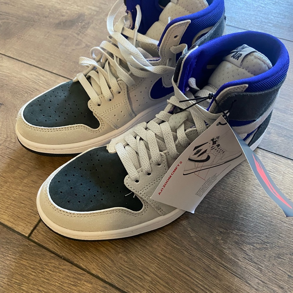 Nike Black and Blue Sneakers High-Top. 
Like new.